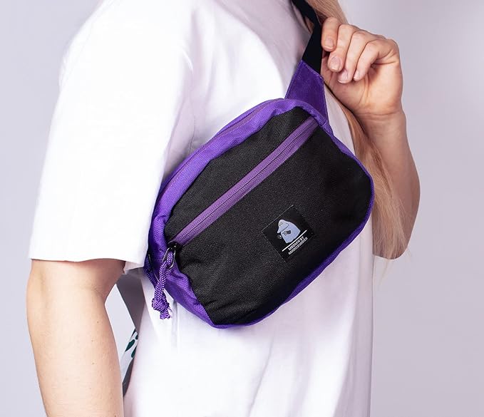 The Groke's Evening Walk Moomin Retro Waist Bag, Black, One Size - Aamu.co.uk - NordicBuddies - Aamu.co.uk