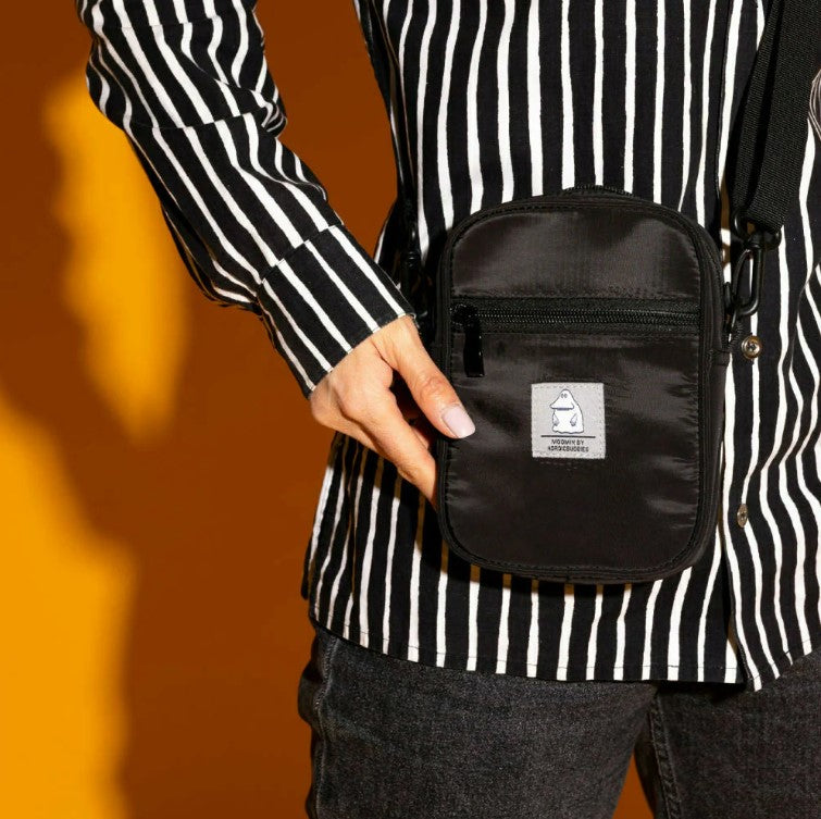 The Groke's Evening Walk Moomin Urban Neck Luggage-Messenger, Black - Aamu.co.uk - NordicBuddies - Aamu.co.uk